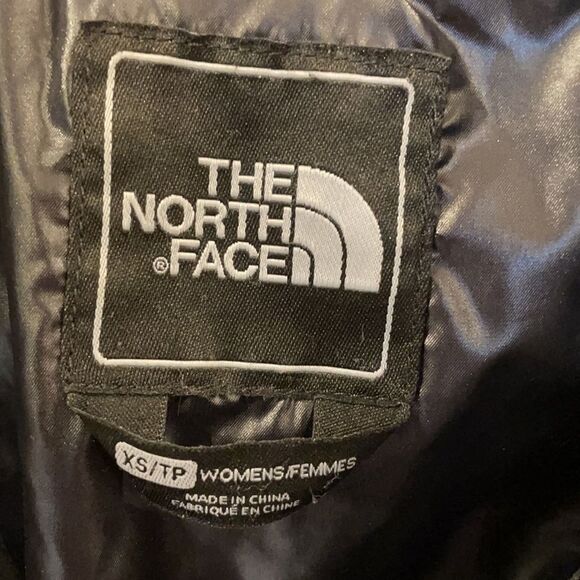North face woman’s trench puffer jacket - Picture 5 of 16